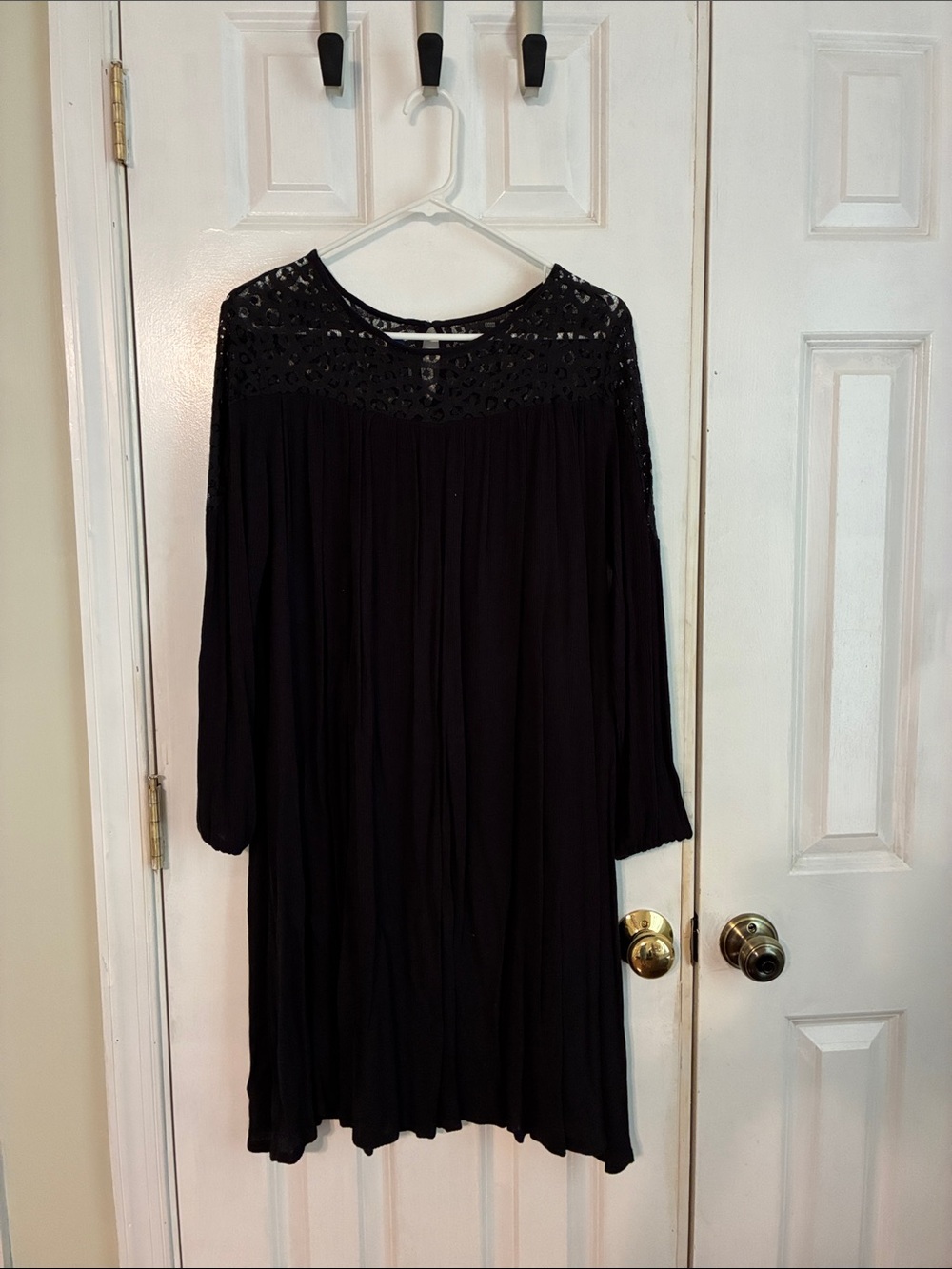 Simply Styled Black Long Sleeve Dress with Lace Yoke